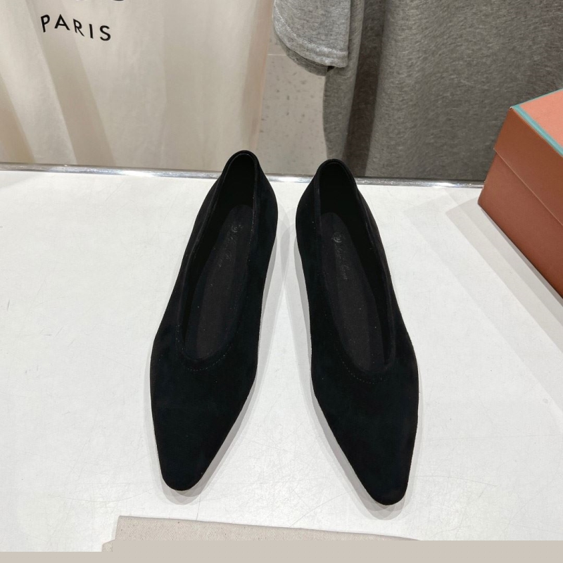 Other flat shoes